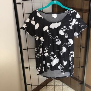 LuLaRoe Classic Tee - XS